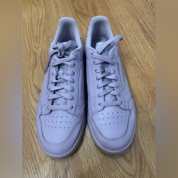Size 10.5 Women’s Adidas shoes - Picture 3 of 8